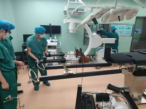 high-end-orthopedic-extension-with-mediland-table